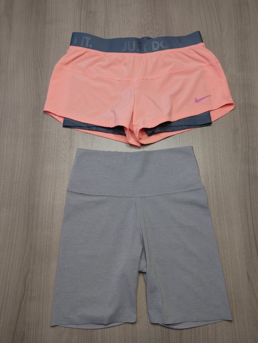 Women's Nike Icon Woven 2-IN-1 & Nike Yoga Luxe Shorts Size M
